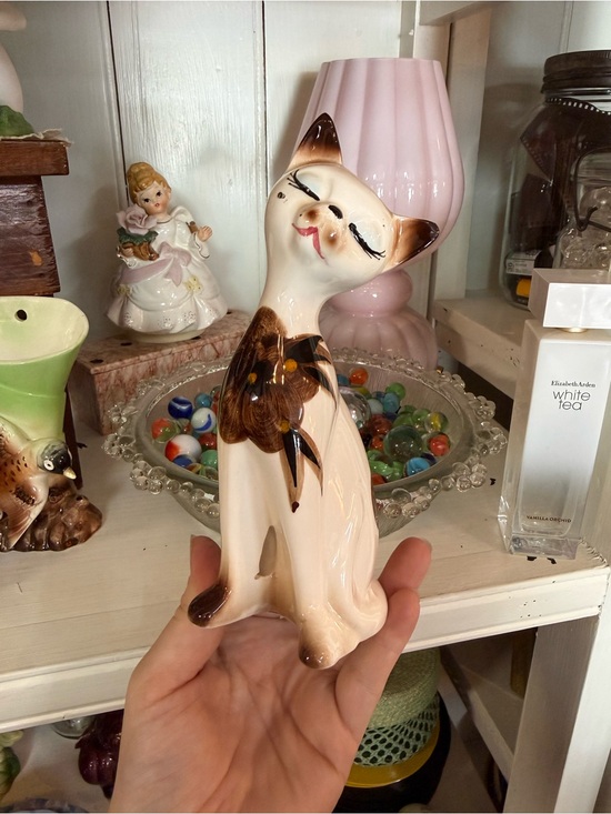 Vintage Other - Vintage Ceramic Sitting Cat Figurine - Cream and Brown